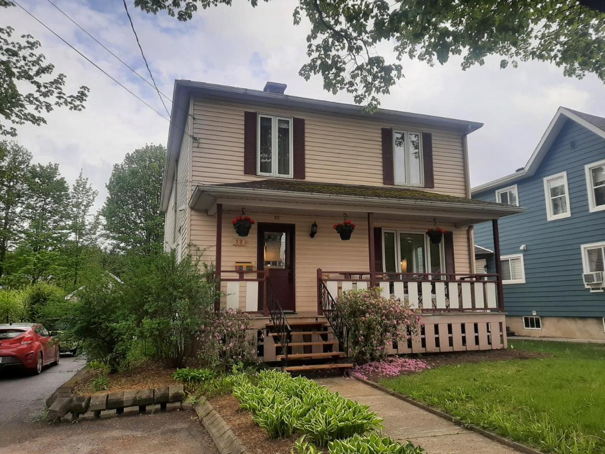 La Maison Aux Camelias Bed & Breakfast Coaticook Exterior foto