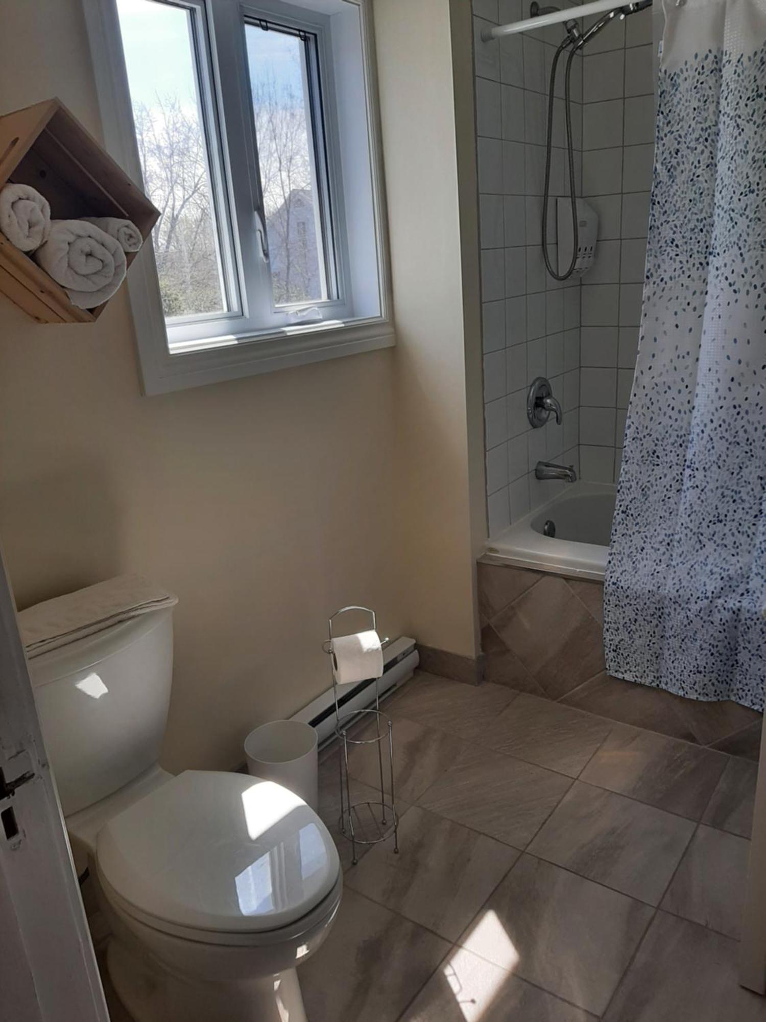 La Maison Aux Camelias Bed & Breakfast Coaticook Cameră foto