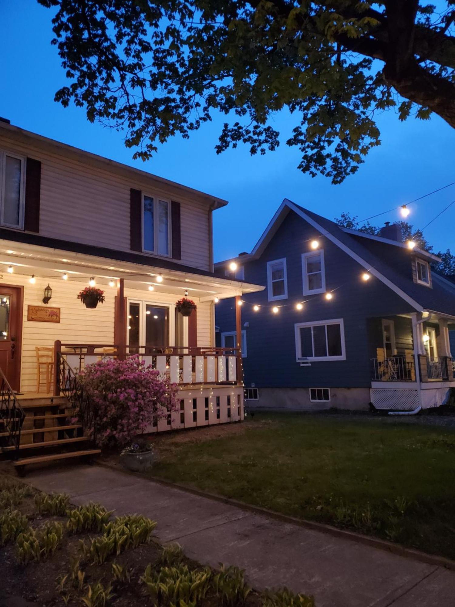 La Maison Aux Camelias Bed & Breakfast Coaticook Exterior foto
